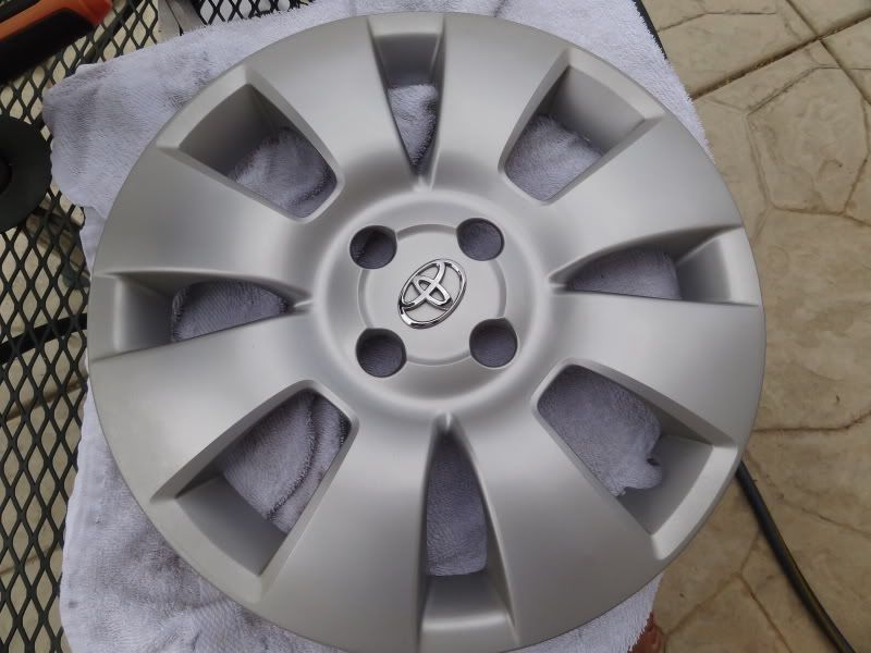 FS 07 OEM Yaris hubcaps 20 obo SoCal Toyota Yaris Forums Ultimate
